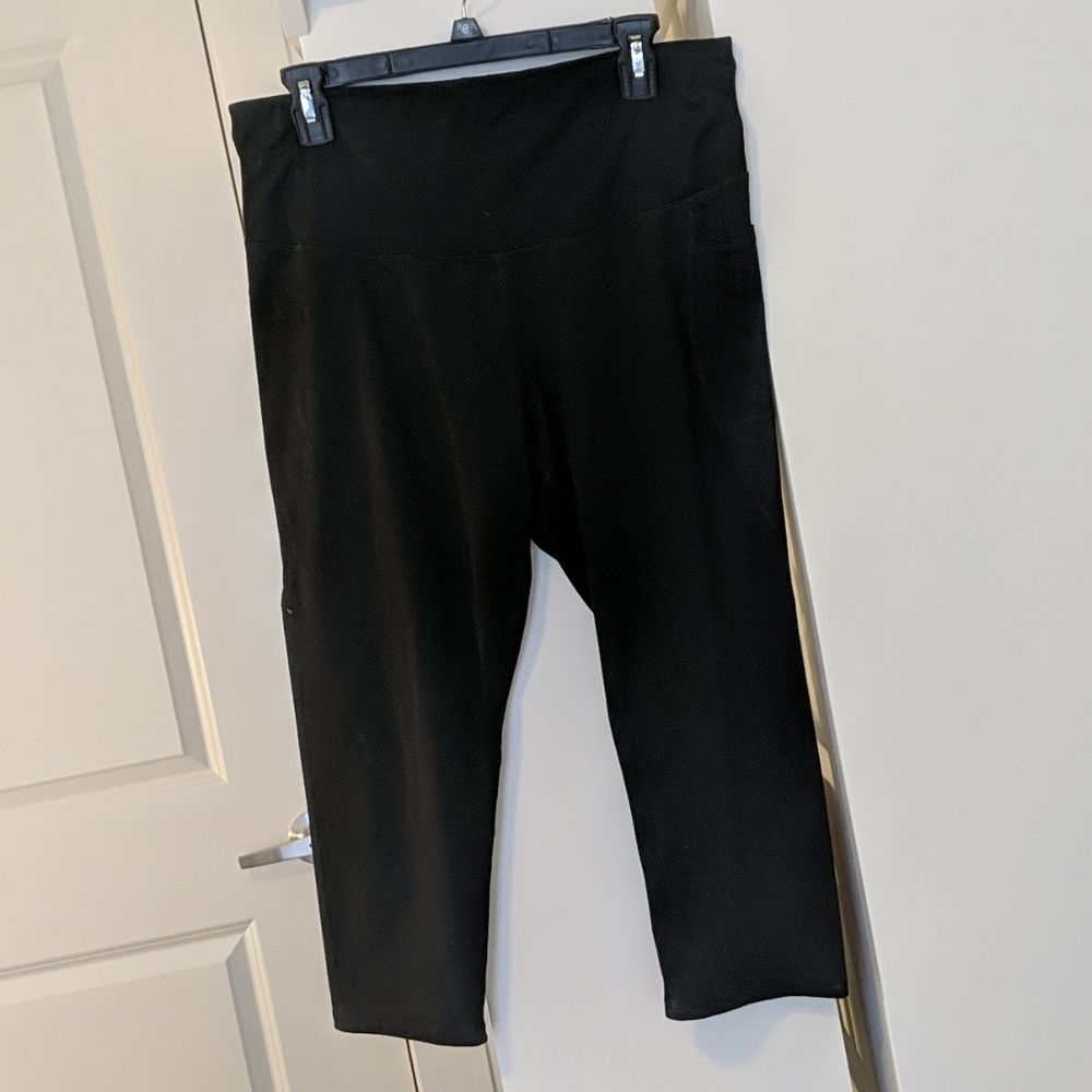 Black Cropped Leggings